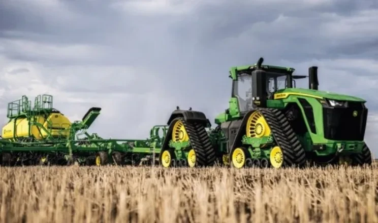 Найпотужніший трактор John Deere 9RX 830 прибув в Україну